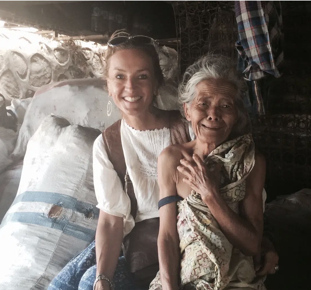 Britta Slippens with an elder of the Mentigi Bay community