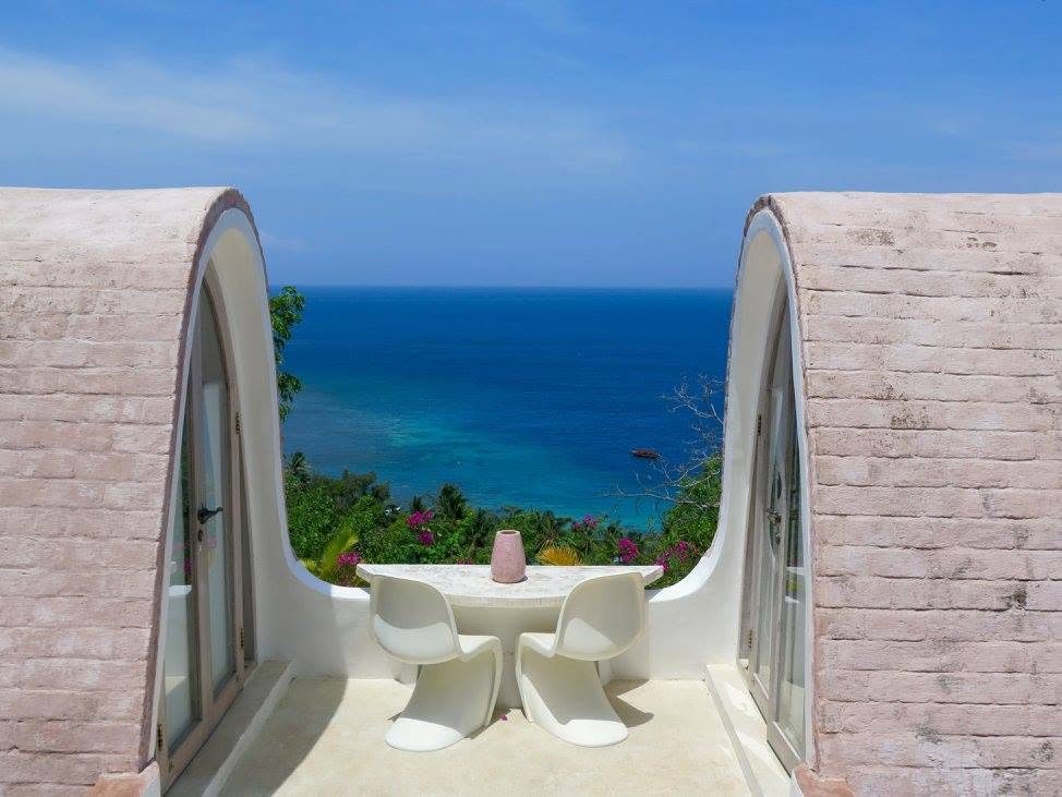 Arched terrace above the turquoise reef